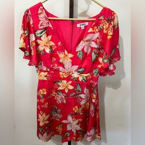 BB Dakota- pink floral wrap style zip up tunic length top size 4
